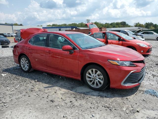 4T1C11AKXRU205892 - 2024 TOYOTA CAMRY LE RED photo 4