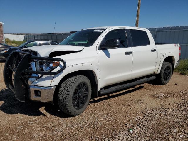 5TFDW5F12JX757987 - 2018 TOYOTA TUNDRA CREWMAX SR5 WHITE photo 1