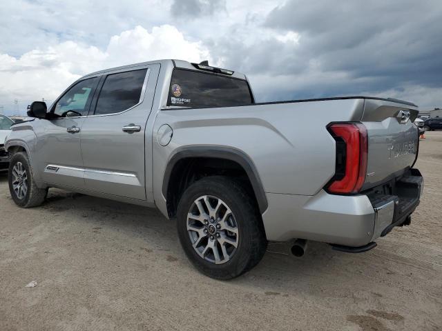 5TFMA5AB8NX014674 - 2022 TOYOTA TUNDRA CREWMAX PLATINUM ვერცხლისფერი ფოტო 2
