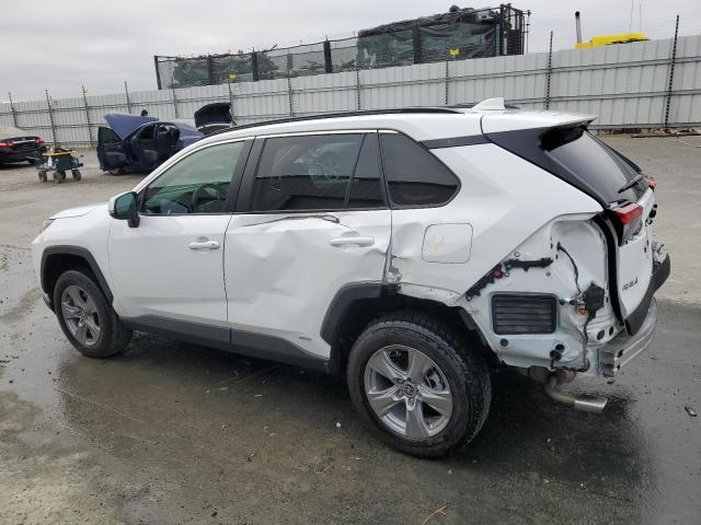 4T3RWRFV2RU158832 - 2024 TOYOTA RAV4 XLE WHITE photo 2