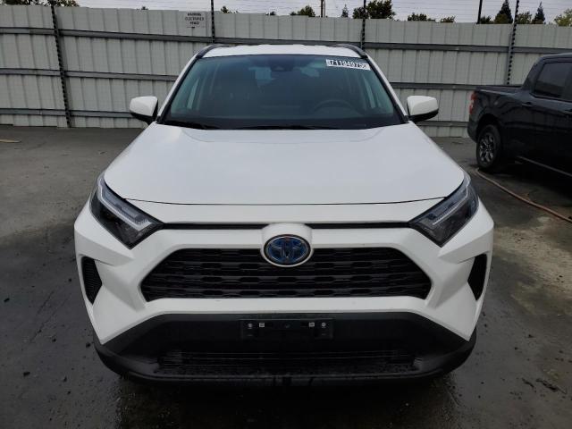 4T3RWRFV2RU158832 - 2024 TOYOTA RAV4 XLE WHITE photo 5