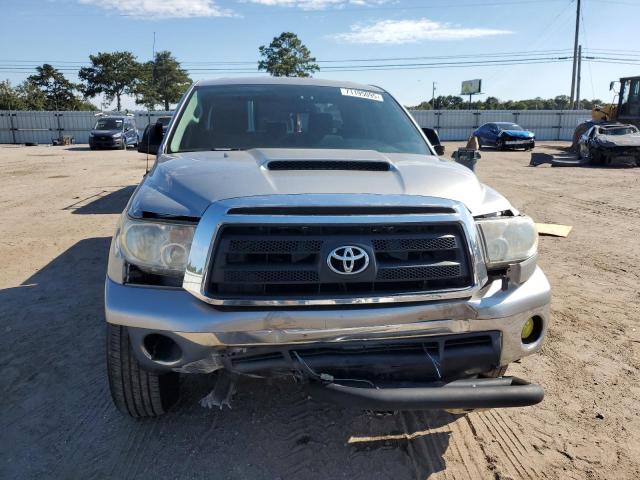 5TFRM5F12AX007694 - 2010 TOYOTA TUNDRA DOUBLE CAB SR5 SILVER photo 5