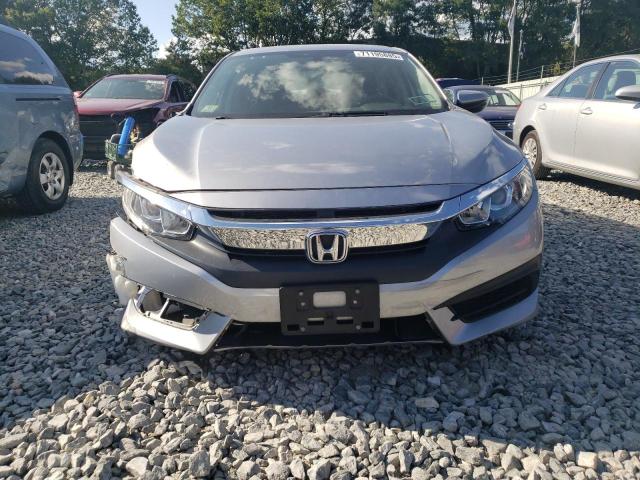 19XFC2F57JE200060 - 2018 HONDA CIVIC LX 灰色 照片 5