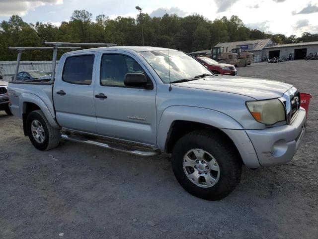 3TMJU62N38M069357 - 2008 TOYOTA TACOMA DOUBLE CAB PRERUNNER SILVER photo 4