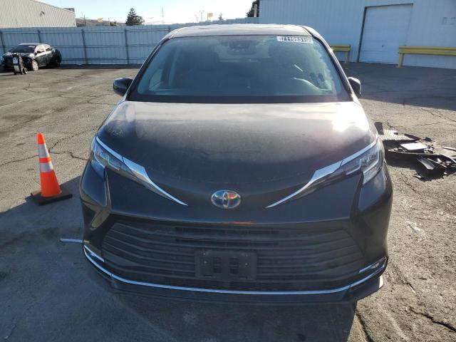 5TDYRKEC0MS018024 - 2021 TOYOTA SIENNA XLE 黑色 照片 5