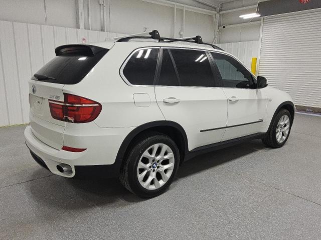 5UXZV4C58D0G52573 - 2013 BMW X5 XDRIVE35I Biały zdjęcie 3