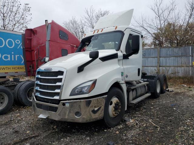 3AKJHLDV2NSNM3678 - 2022 FREIGHTLINER CASCADIA 1 RED photo 2