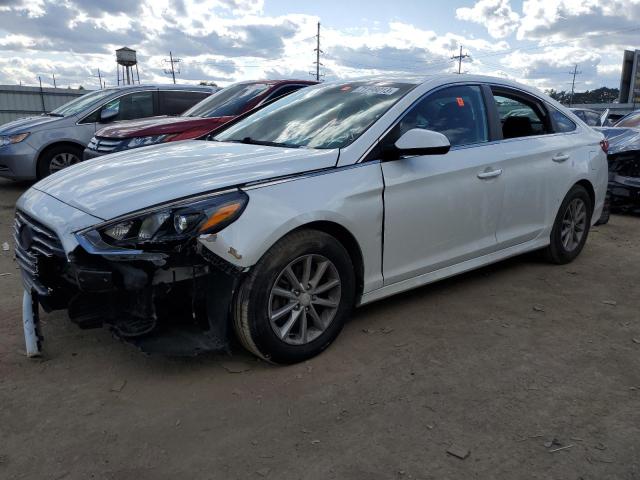 5NPE24AF4JH693329 - 2018 HYUNDAI SONATA SE WHITE photo 1