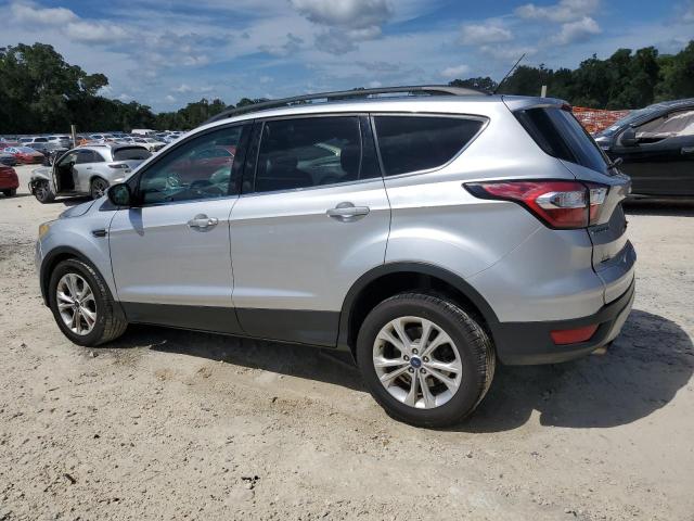 1FMCU0GD9JUB03921 - 2018 FORD ESCAPE SE Gümüş foto 2