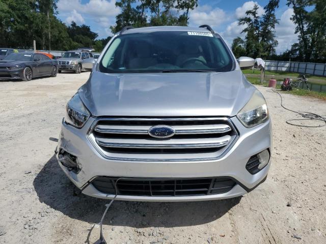 1FMCU0GD9JUB03921 - 2018 FORD ESCAPE SE Gümüş foto 5