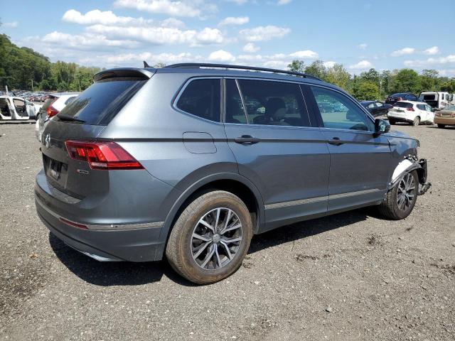 3VV2B7AX8LM094378 - 2020 VOLKSWAGEN TIGUAN SE 灰色 照片 3
