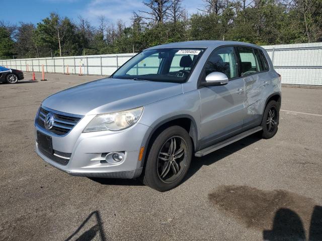 2010 VOLKSWAGEN TIGUAN SE, 