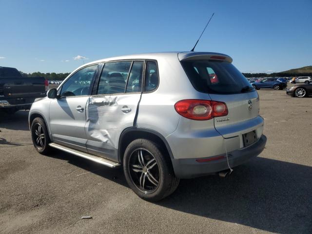 WVGBV7AX5AW522938 - 2010 VOLKSWAGEN TIGUAN SE 银色 照片 2