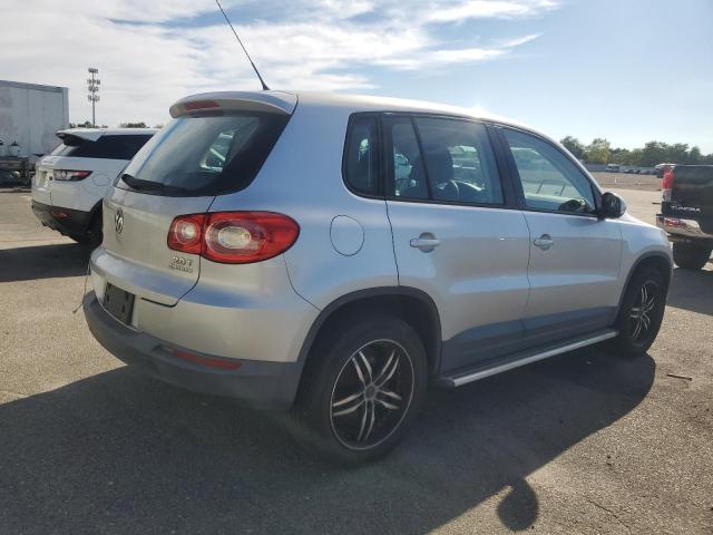 WVGBV7AX5AW522938 - 2010 VOLKSWAGEN TIGUAN SE 银色 照片 3