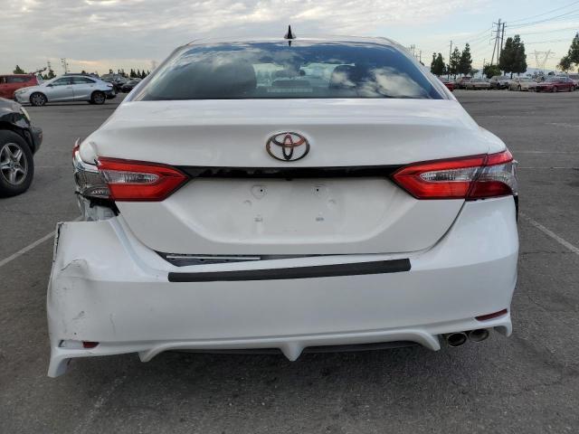 4T1G11AK2RU261276 - 2024 TOYOTA CAMRY SE NIGHT SHADE WHITE photo 6