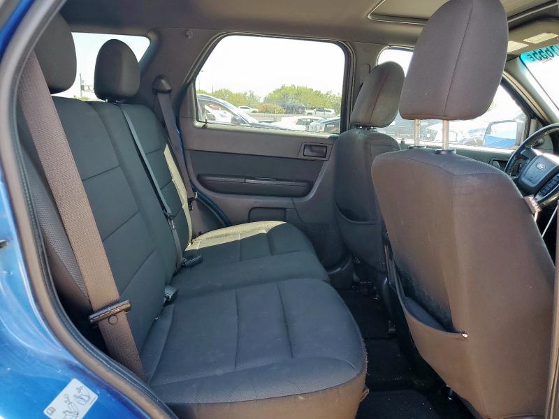 1FMCU0D71BKA92571 - 2011 FORD ESCAPE XLT 蓝色 照片 11