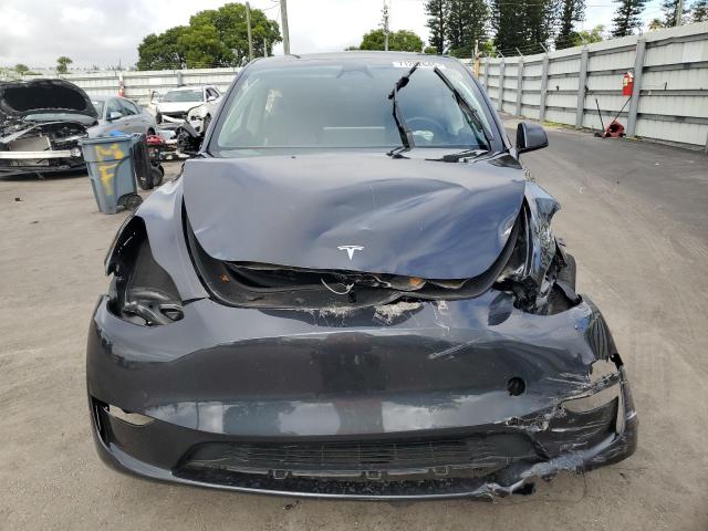 7SAYGDEDXRF049810 - 2024 TESLA MODEL Y Grau Foto 5