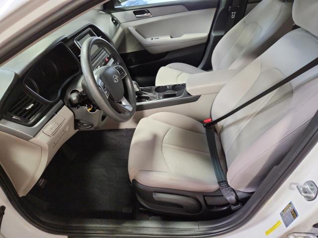 5NPE24AF4KH789737 - 2019 HYUNDAI SONATA SE أبيض صورة 7