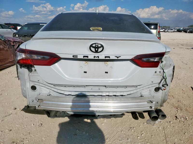 4T1G11AK3PU131097 - 2023 TOYOTA CAMRY SE NIGHT SHADE WHITE photo 6