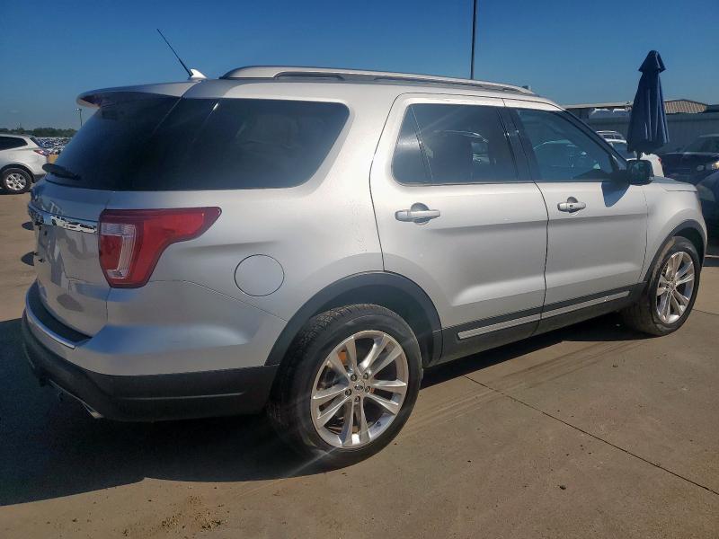 1FM5K7D84JGC54291 - 2018 FORD EXPLORER XLT Silber Foto 3