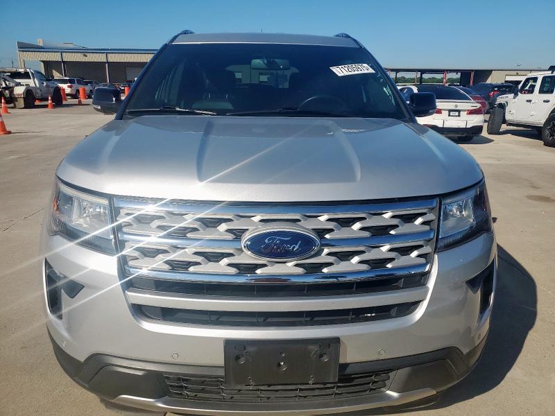 1FM5K7D84JGC54291 - 2018 FORD EXPLORER XLT Silber Foto 5