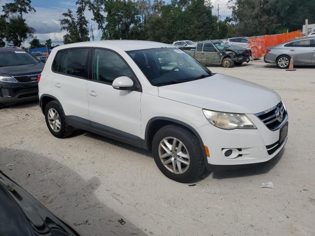 WVGBV7AX9BW535015 - 2011 VOLKSWAGEN TIGUAN S WHITE photo 4