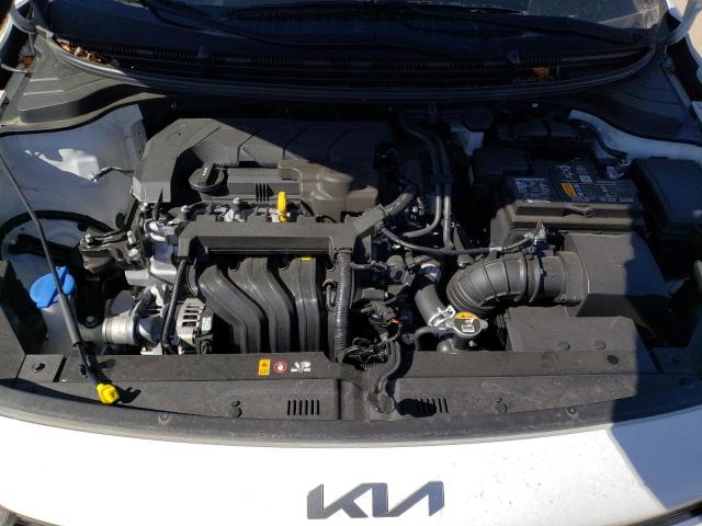 3KPA24AD6NE456879 - 2022 KIA RIO LX WHITE photo 11