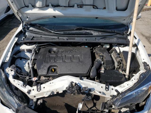 5YFBURHE2JP792659 - 2018 TOYOTA COROLLA L WHITE photo 11