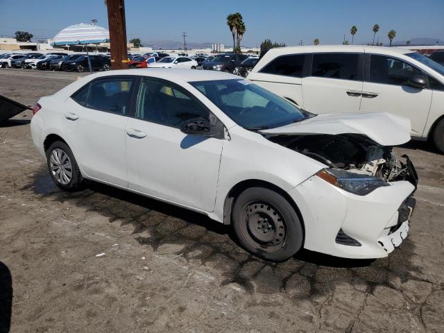 5YFBURHE2JP792659 - 2018 TOYOTA COROLLA L WHITE photo 4