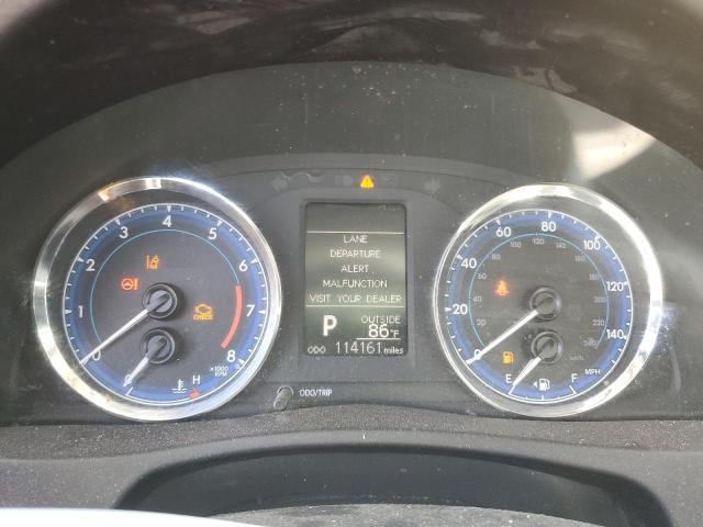 5YFBURHE2JP792659 - 2018 TOYOTA COROLLA L WHITE photo 9