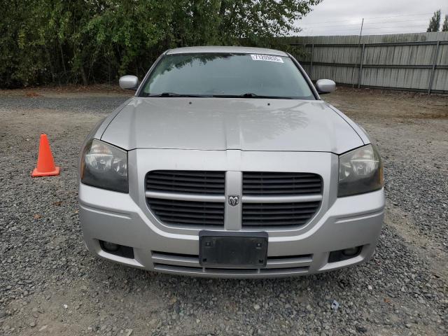 2D4GV58205H683696 - 2005 DODGE MAGNUM R/T SILVER photo 5