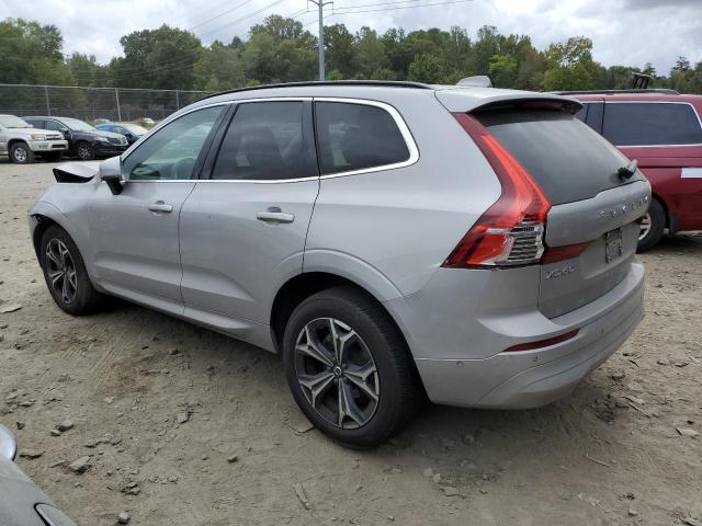 YV4L12RK2N1964544 - 2022 VOLVO XC60 B5 MOMENTUM SILVER photo 2