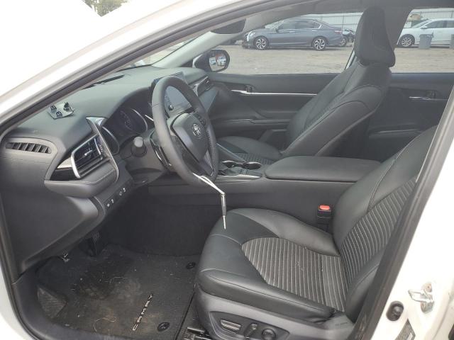 4T1G11AK1RU260216 - 2024 TOYOTA CAMRY SE NIGHT SHADE WHITE photo 7