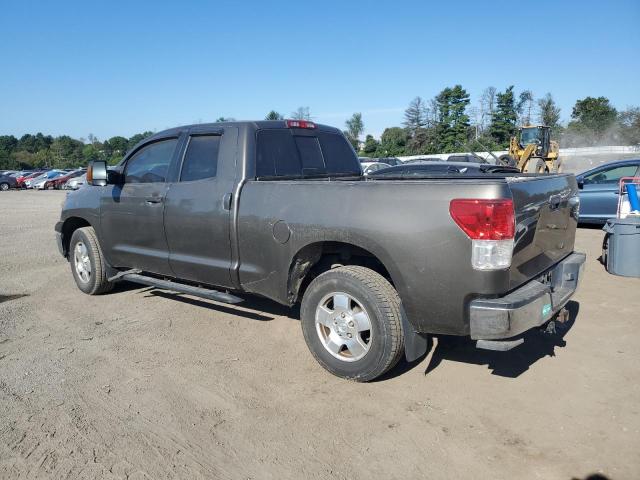 5TFUY5F17AX135931 - 2010 TOYOTA TUNDRA DOUBLE CAB SR5 GRAY photo 2