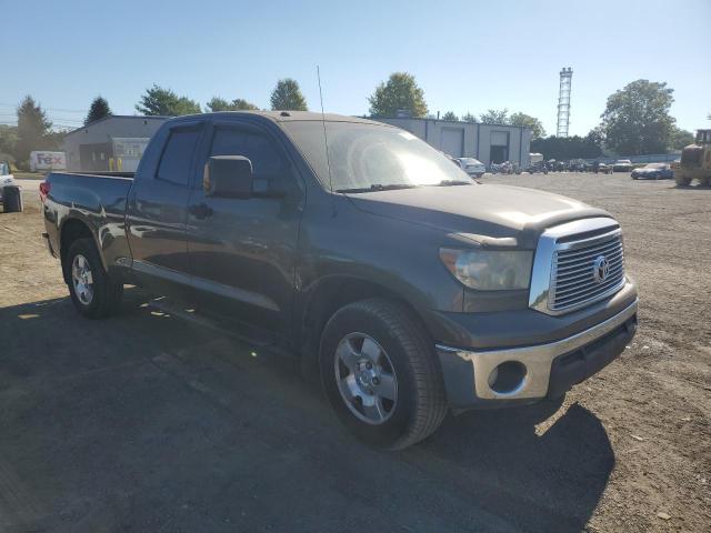 5TFUY5F17AX135931 - 2010 TOYOTA TUNDRA DOUBLE CAB SR5 GRAY photo 4
