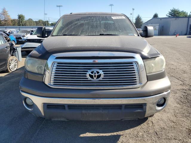 5TFUY5F17AX135931 - 2010 TOYOTA TUNDRA DOUBLE CAB SR5 GRAY photo 5