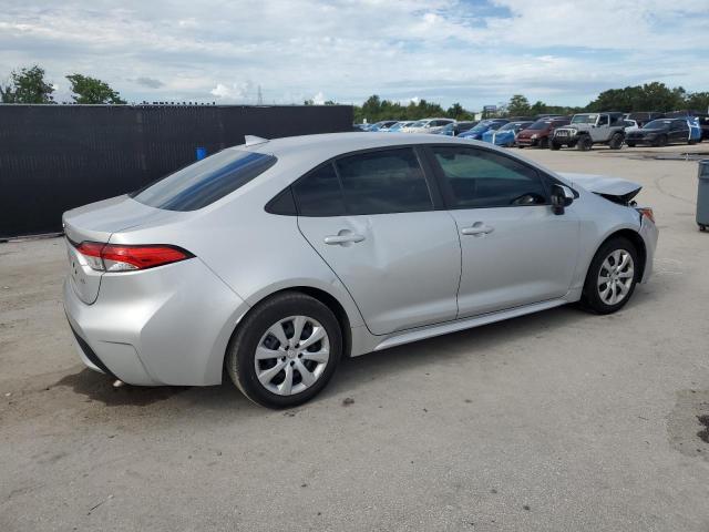 5YFEPMAE9MP269290 - 2021 TOYOTA COROLLA LE 银色 照片 3