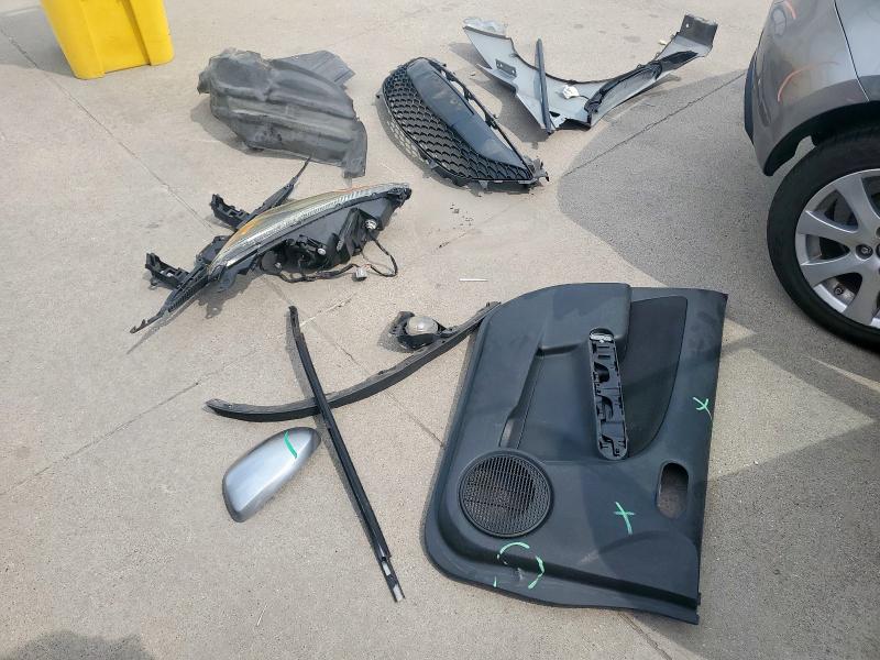 JM1DE1LZ2D0163144 - 2013 MAZDA MAZDA2 SILVER photo 13