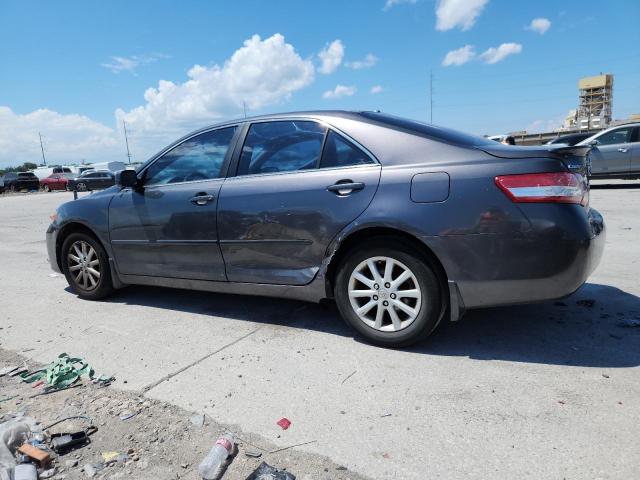 4T4BF3EKXBR197713 - 2011 TOYOTA CAMRY BASE GRAY photo 2