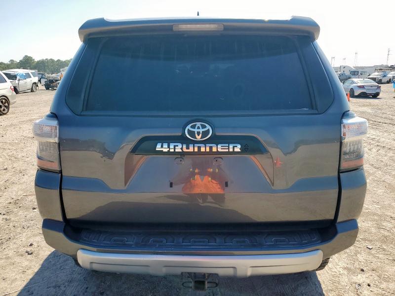 JTEBU5JR4L5772351 - 2020 TOYOTA 4RUNNER SR5/SR5 PREMIUM GRAY photo 6