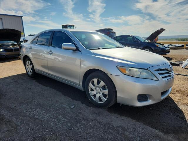 4T4BF3EK7BR179864 - 2011 TOYOTA CAMRY BASE فضي صورة 4