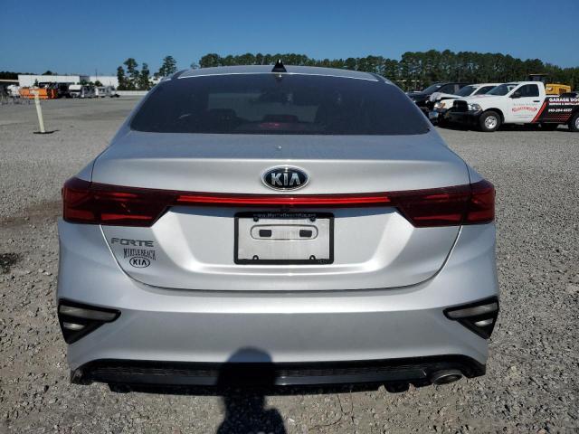 3KPF24AD7ME290912 - 2021 KIA FORTE FE SILVER photo 6