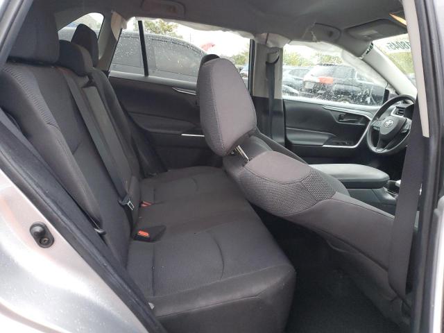 2T3H1RFV3MC125696 - 2021 TOYOTA RAV4 LE SILVER photo 11