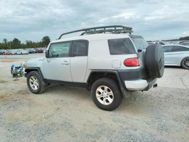 JTEBU11FX70012328 - 2007 TOYOTA FJ CRUISER SILVER photo 2