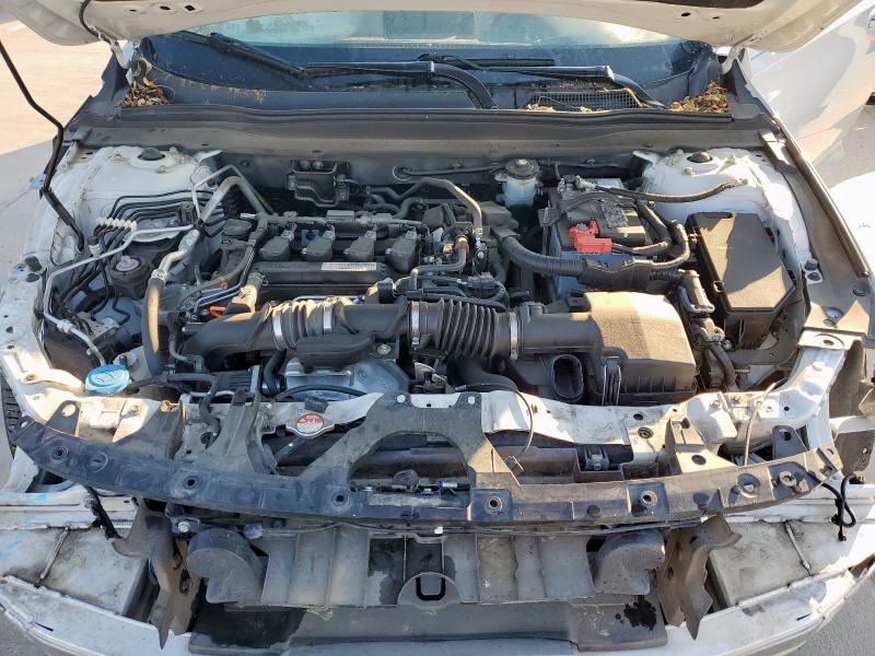 1HGCV1F98JA021069 - 2018 HONDA ACCORD TOURING WHITE photo 11