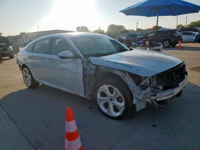 1HGCV1F98JA021069 - 2018 HONDA ACCORD TOURING WHITE photo 4