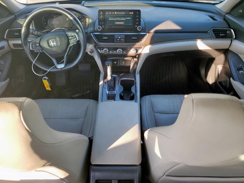 1HGCV1F98JA021069 - 2018 HONDA ACCORD TOURING WHITE photo 8