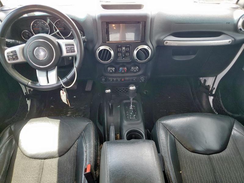 1C4BJWDG2FL573344 - 2015 JEEP WRANGLER U SPORT 白色 照片 8