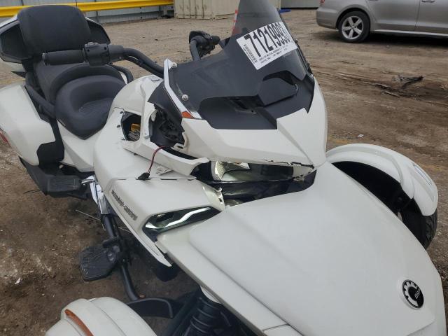 2BXREDD27JV000118 - 2018 CAN-AM SPYDER ROA F3-T WHITE photo 9