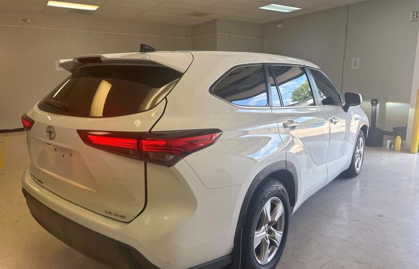 5TDKDRBH1PS005722 - 2023 TOYOTA HIGHLANDER L WHITE photo 4